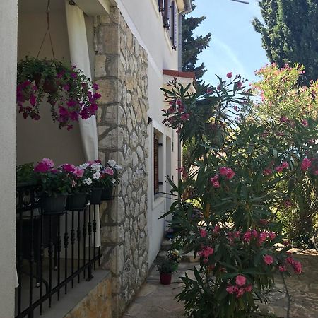 Apartmani Zlataric Stari Grad  Exterior foto