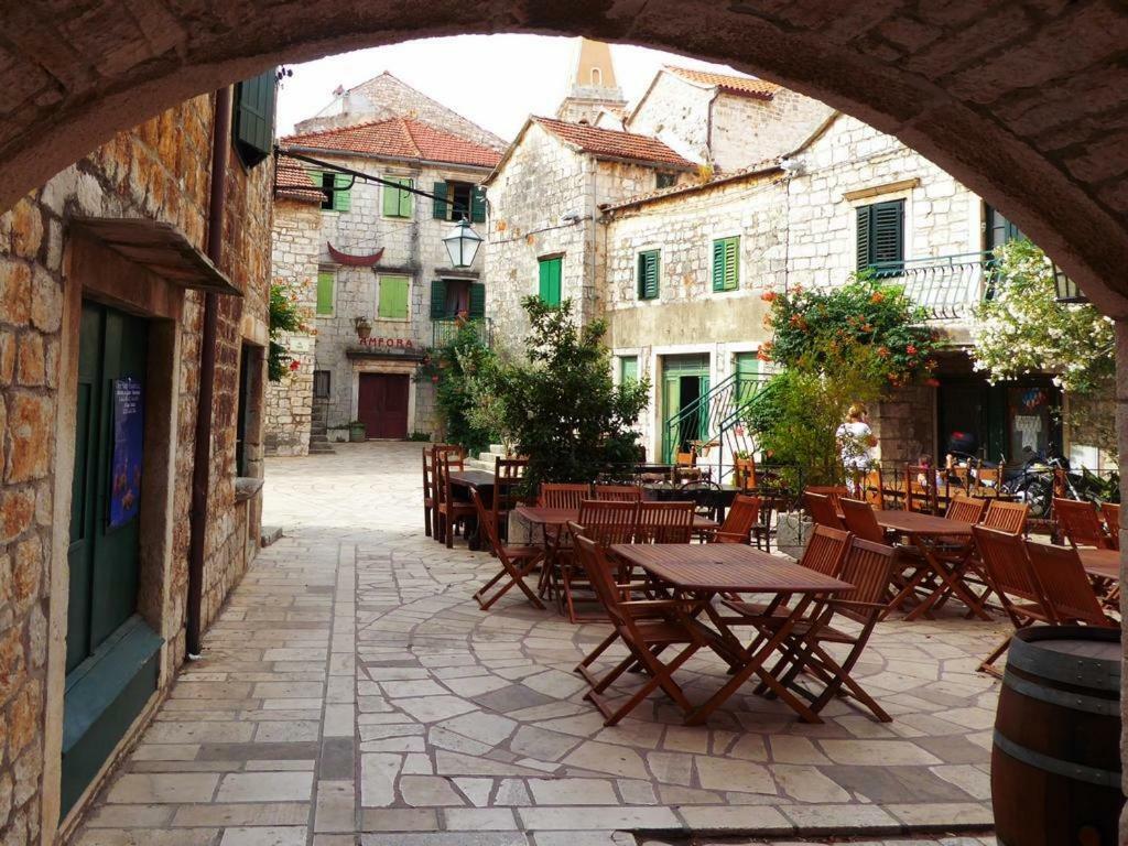 Apartmani Zlataric Stari Grad  Exterior foto